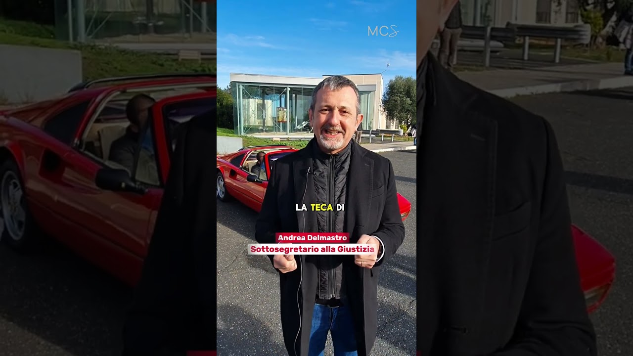 Un sorriso di Natale: Ferrari e Polizia per l'AIPD #ferrari #shorts